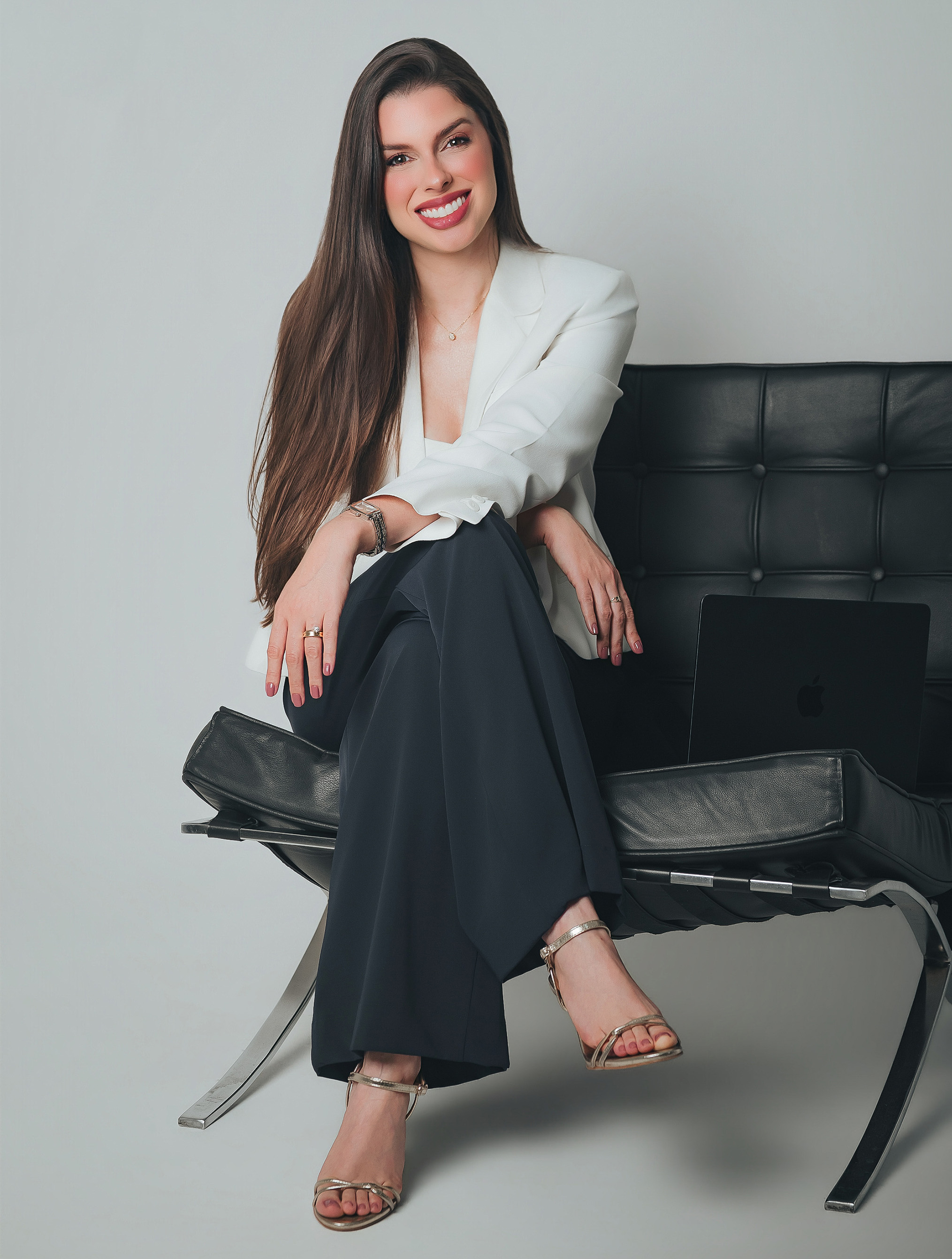 Dra. Suéllen Faria - PC